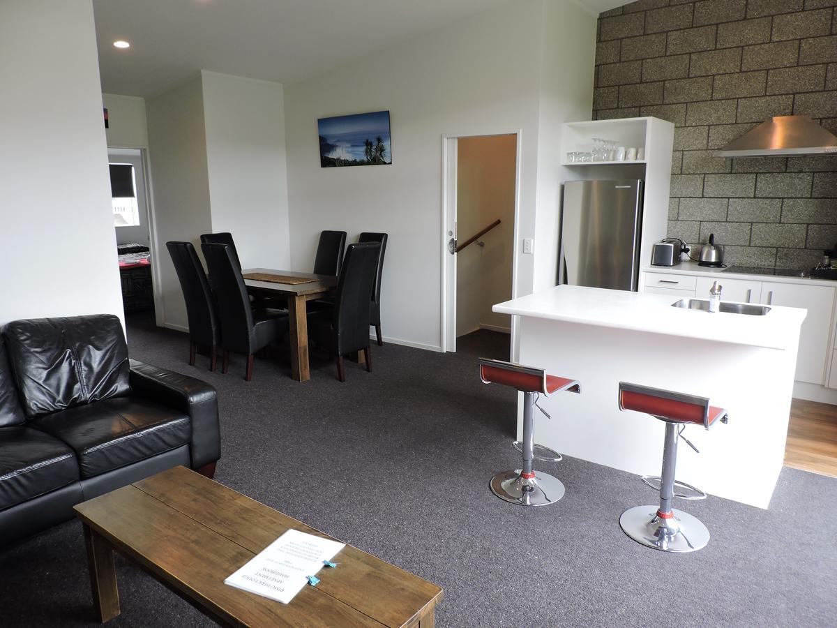 Rimu Park Lodge โอฮาคูเน ภายนอก รูปภาพ