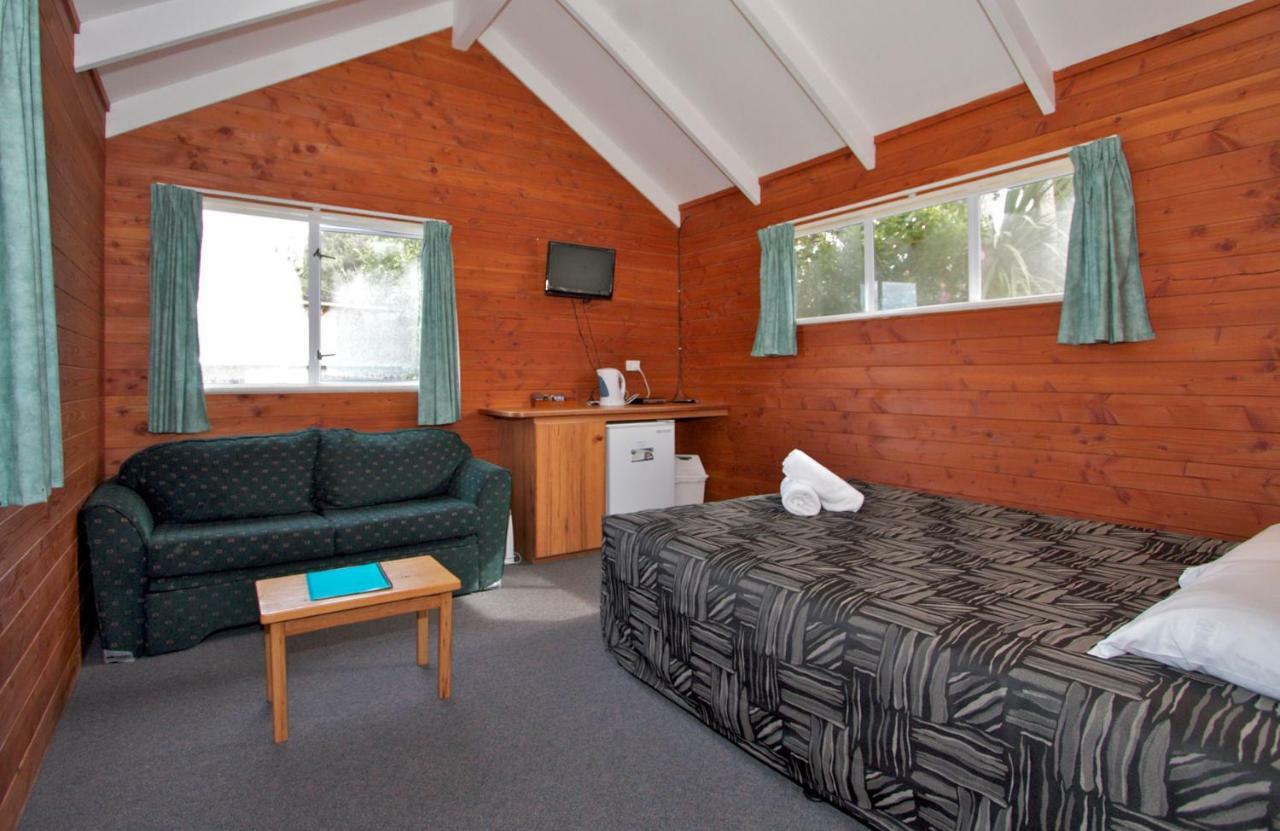Rimu Park Lodge โอฮาคูเน ภายนอก รูปภาพ